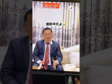 ワンコが気になりすぎて撮影どころじゃない｜PECO