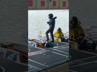 夏盛り！！三国観光産業社長杯 　初日12R三国選抜のピットの様子